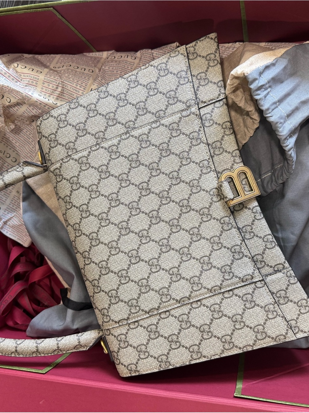 Gucci Beige Brown GG Supreme Top Handle Bag with Gold Hardware - Picture 6 of 6